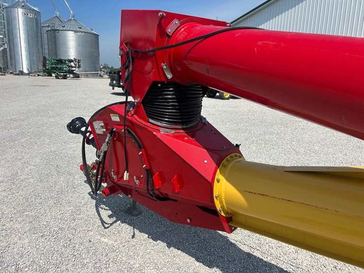 2022-westfield-mkx2-13-84-swing-away-auger-image-14