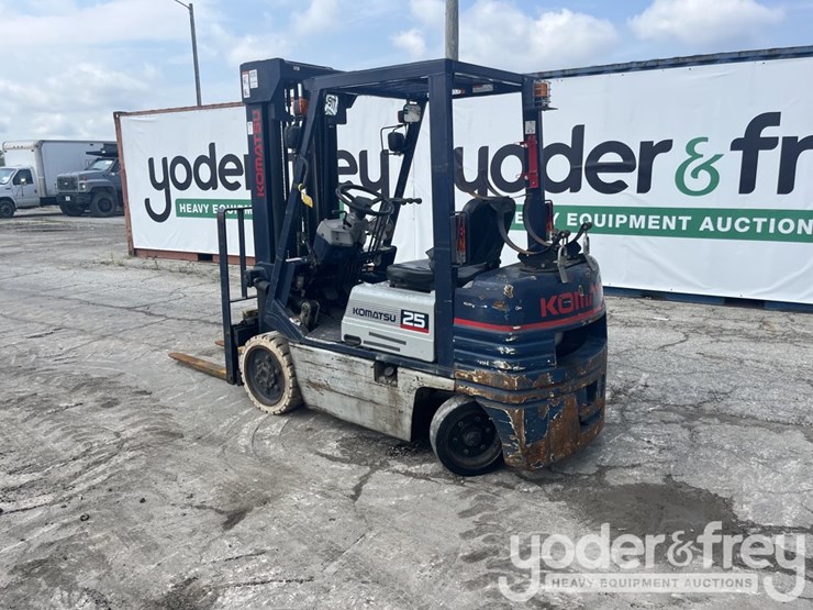 komatsu-fg25st-11-image-3