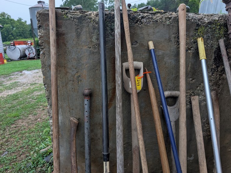 assortment-of-hand-tools.-#243-image-4