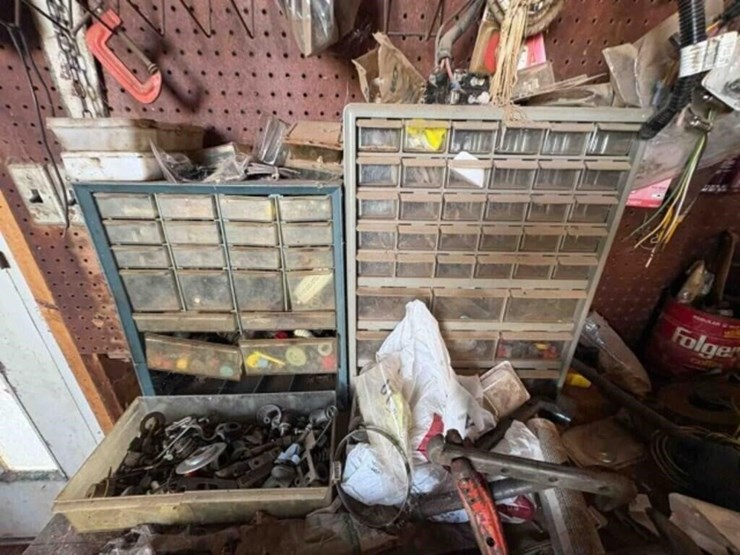 contents-of-northwest-wall-image-5