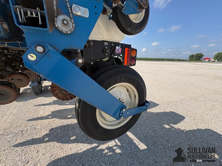kinze-3600-image-11