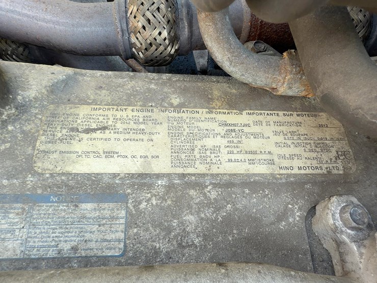 2013-hino-268-image-9