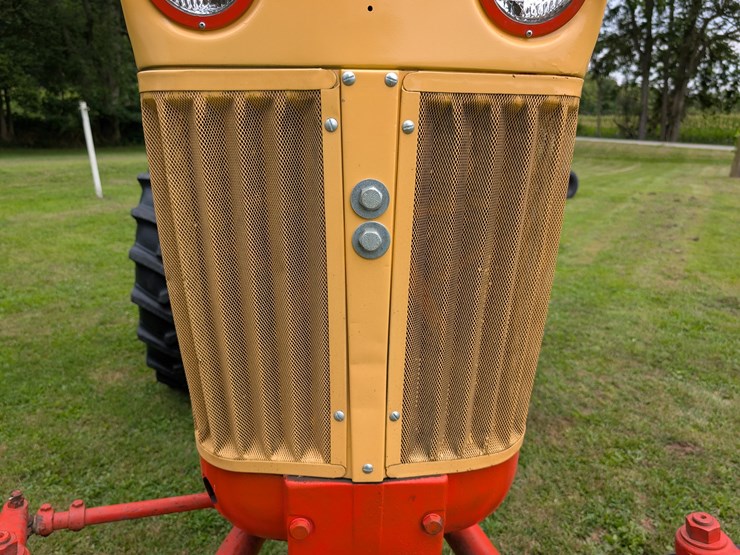 case-730-tractor-image-10