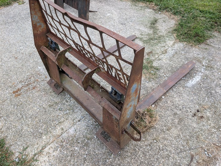 pallet-forks-image-17