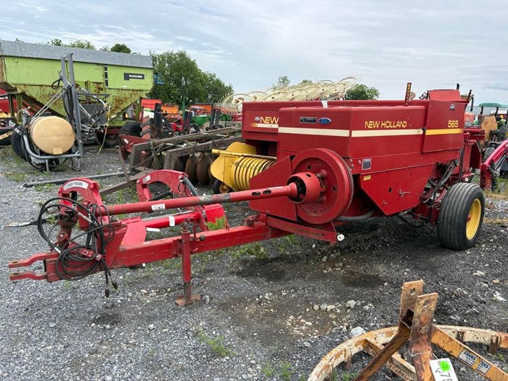 new-holland-565-image-11