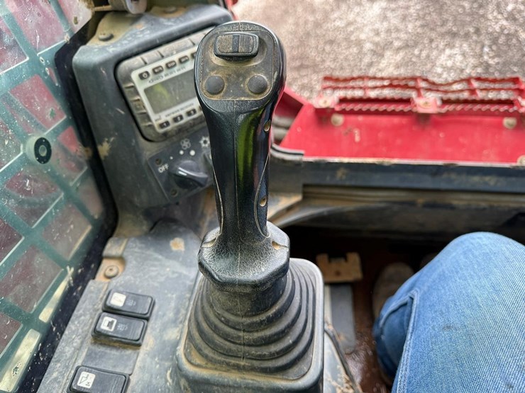 2018-takeuchi-tl12r2-image-26