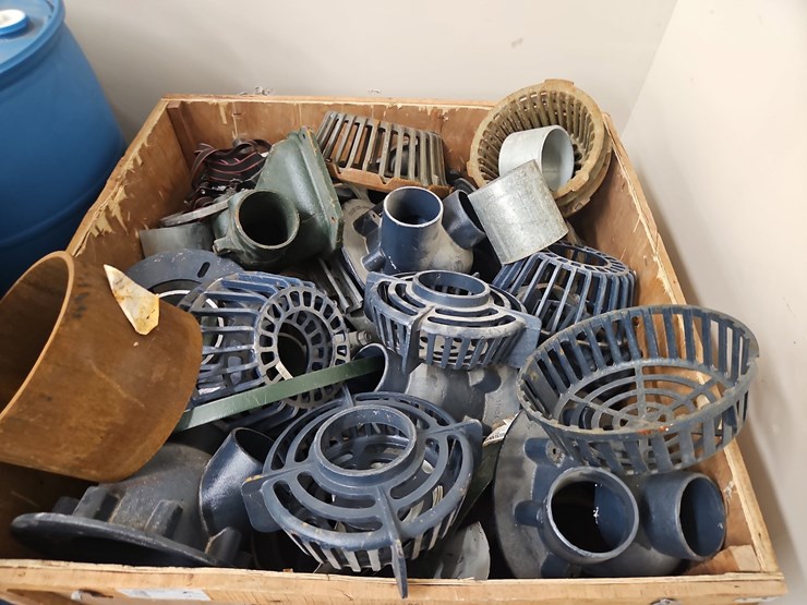 quantity-of-assorted-drains-and-misc.-image-1