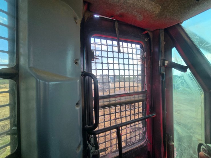 2015-caterpillar-525d-image-43