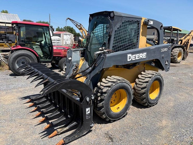 deere-328d-image-2