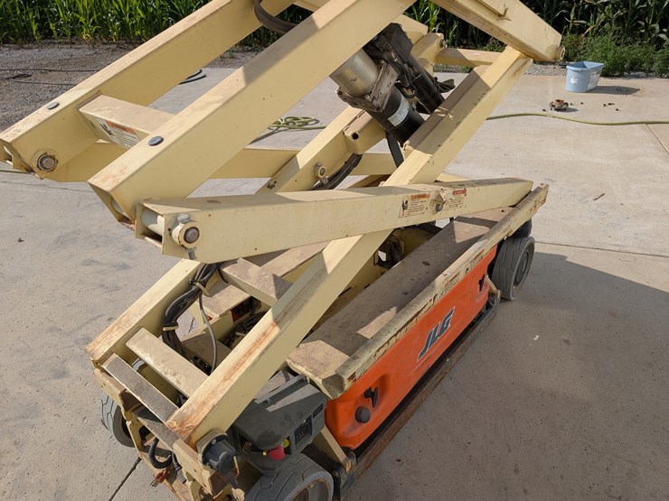 2016-jlg-1930es-image-42