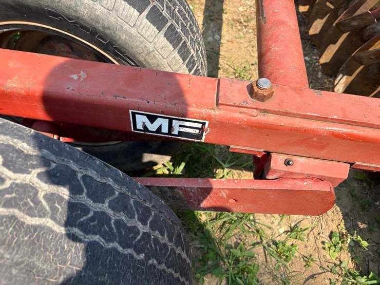 massey-ferguson-520-image-4