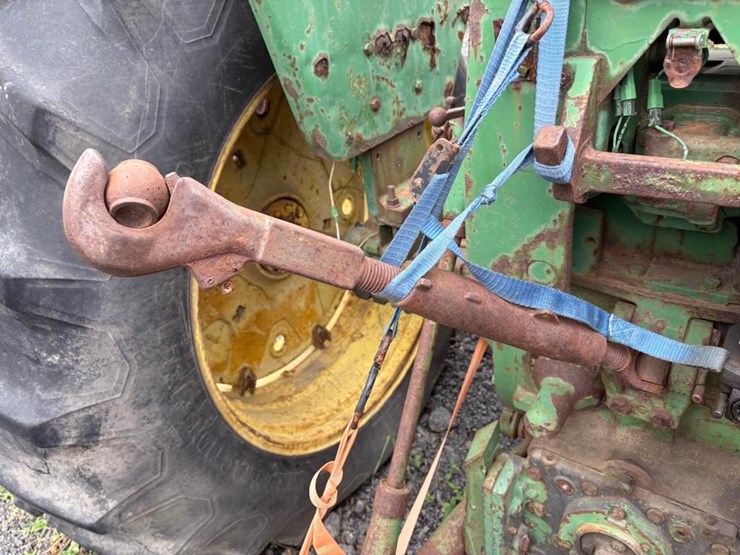 john-deere-4010-image-11