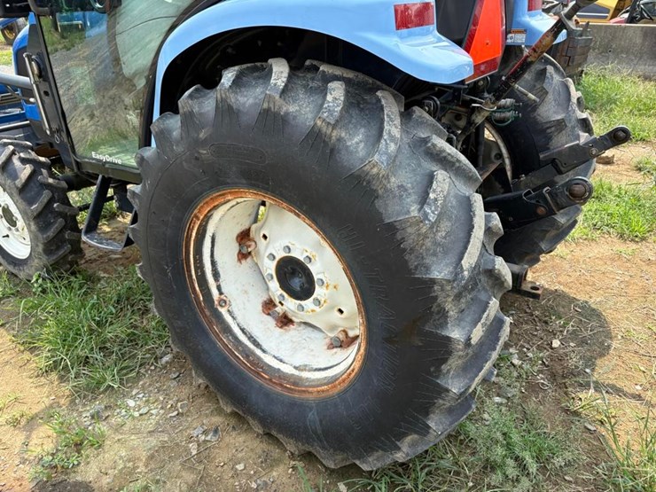 new-holland-boomer-3040-image-14