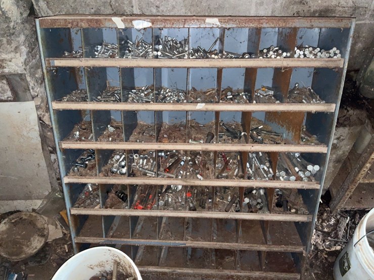 bolt-bin-&-contents.-#263-image-1