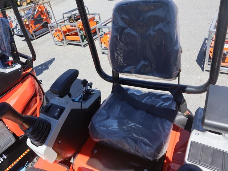 tpm-18hh-mini-excavator-image-9