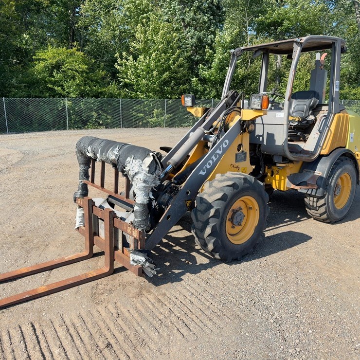 2003 VOLVO L20B