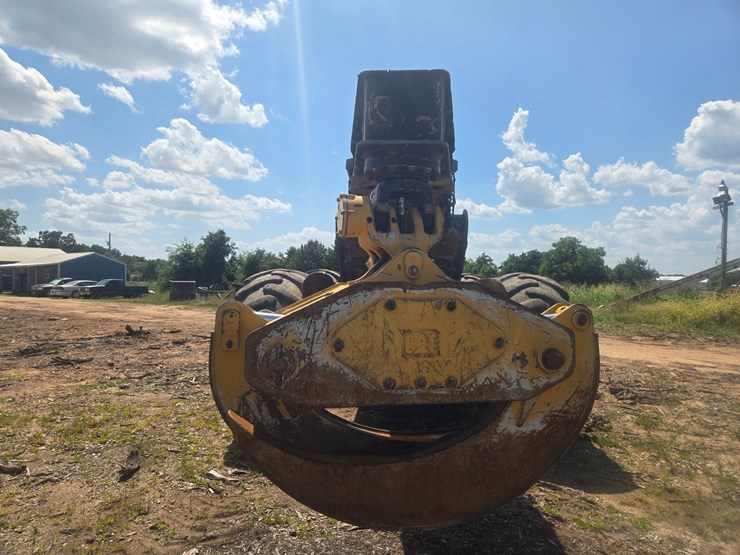 2015-caterpillar-525d-image-9