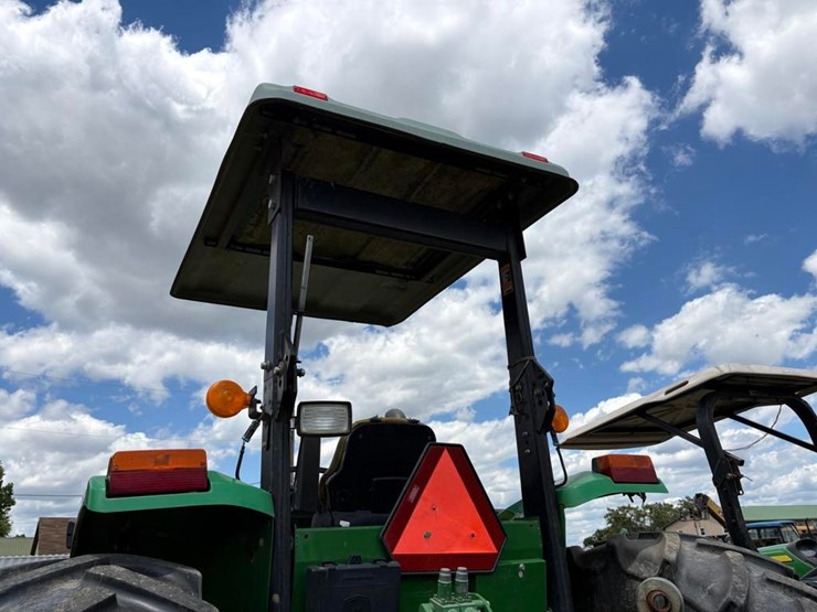 2020-john-deere-6105e-image-13