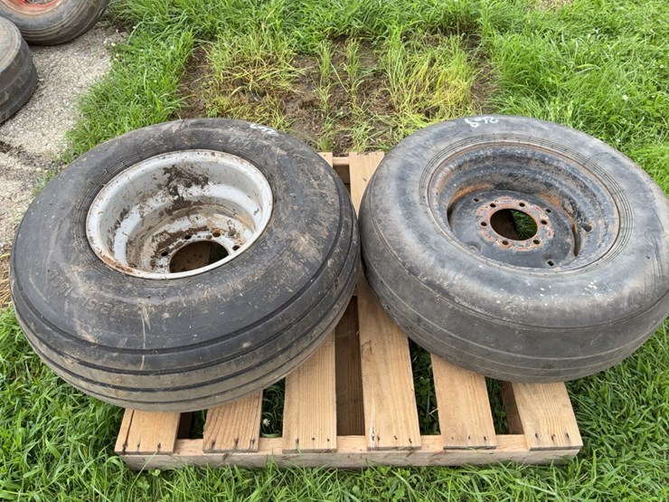 pair-of-implement-tires.-#269-image-3