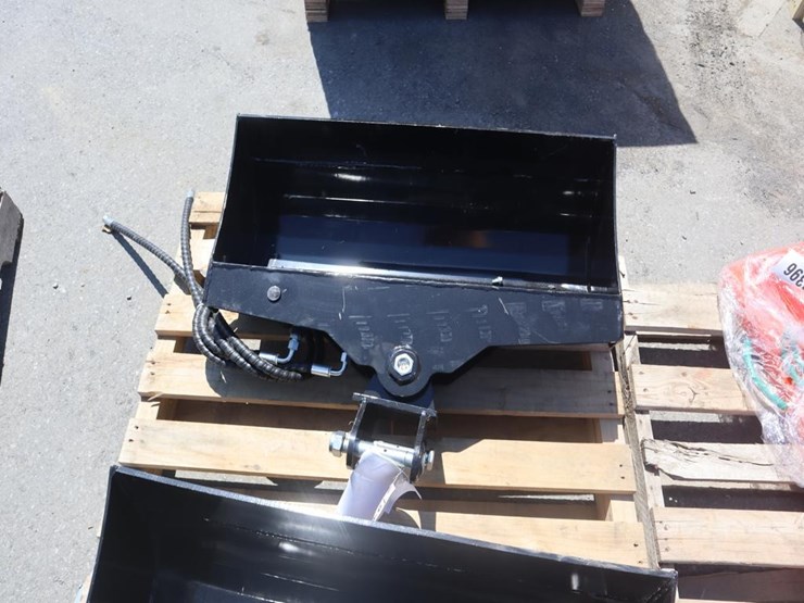 tpm-32"-hydraulic-tilt-bucket-image-4