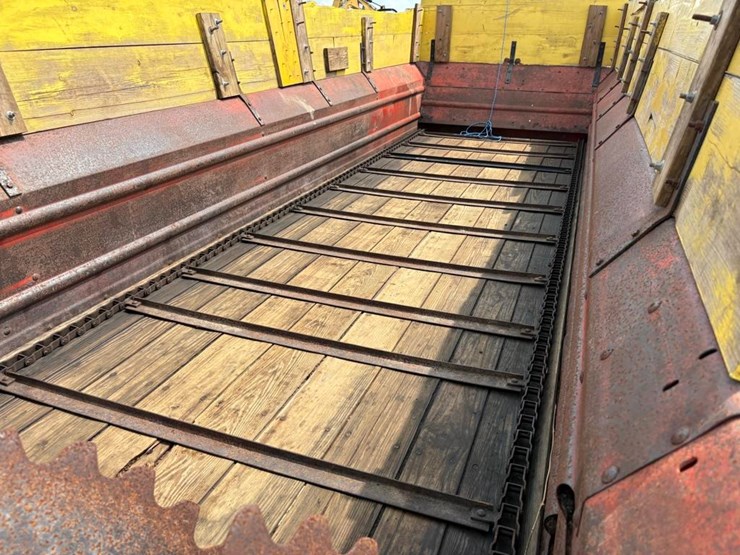 new-holland-s676-image-8
