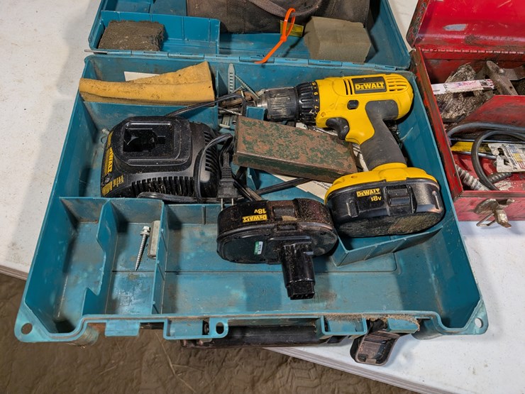 milwaukee-sawzall-and-dewalt-cordless-drill.-#231-image-5