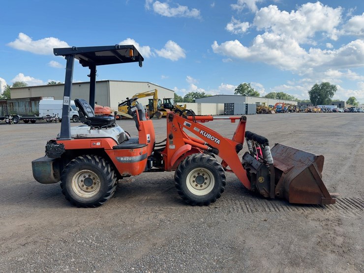 2001-kubota-r420-image-6