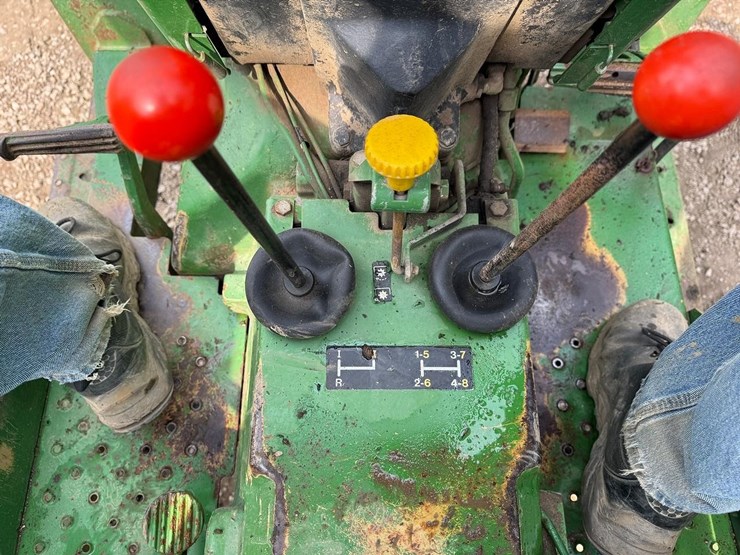 john-deere-2350-image-26