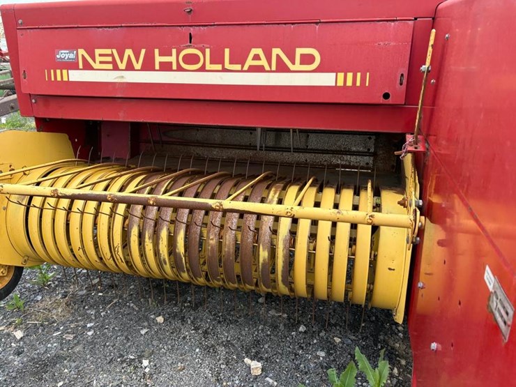 new-holland-565-image-13