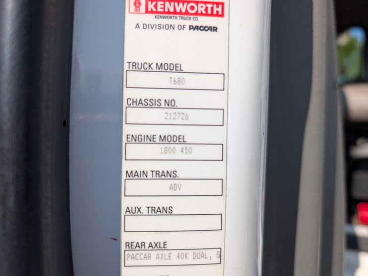 2018-kenworth-t680-image-120