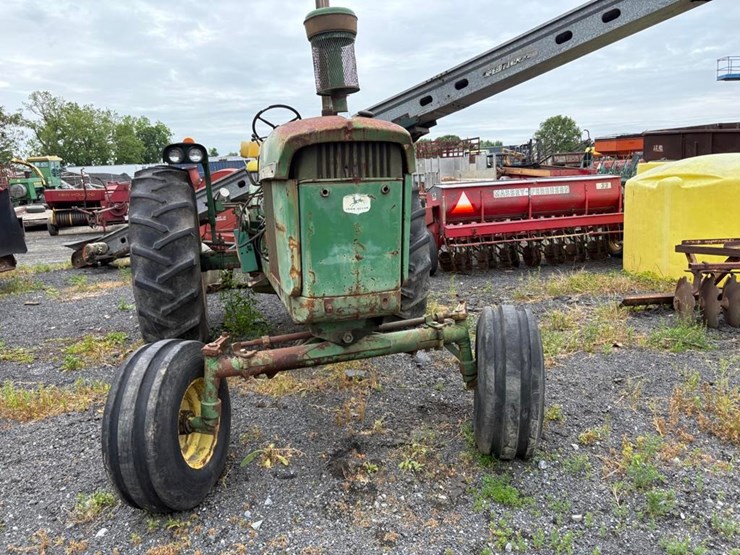 john-deere-4010-image-3