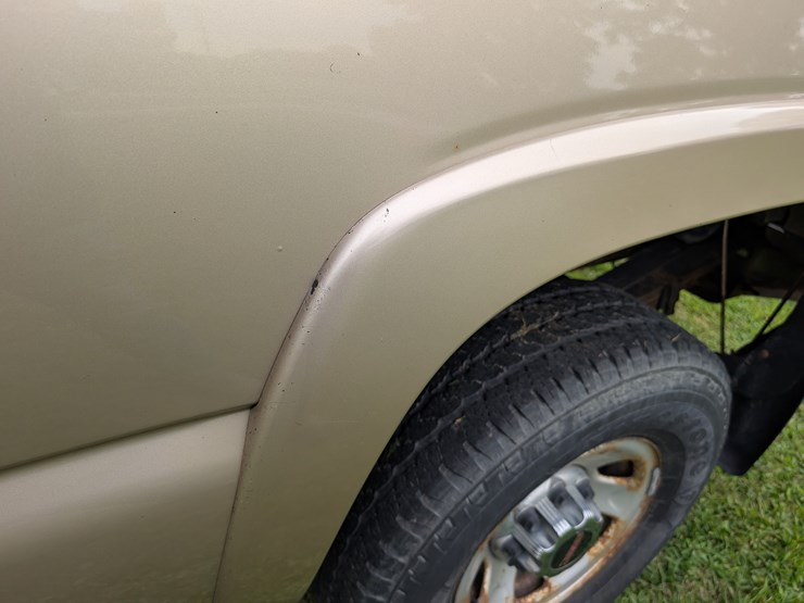 2004-gmc-3500-image-37