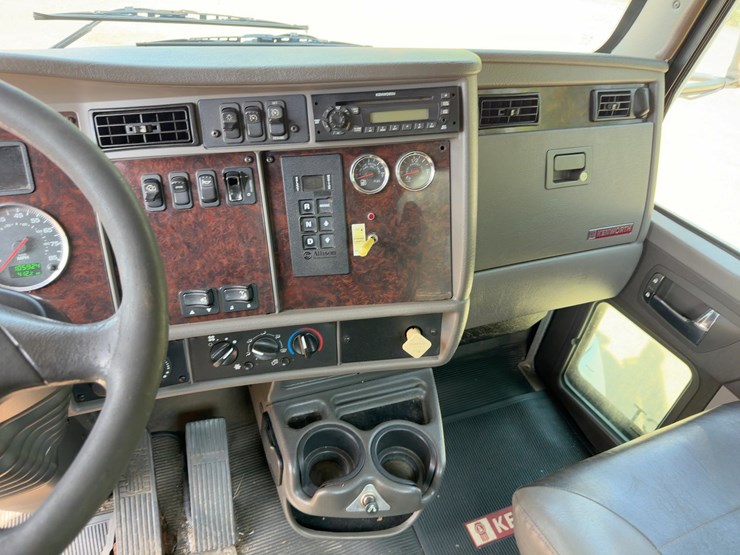 2013-kenworth-t370-image-21