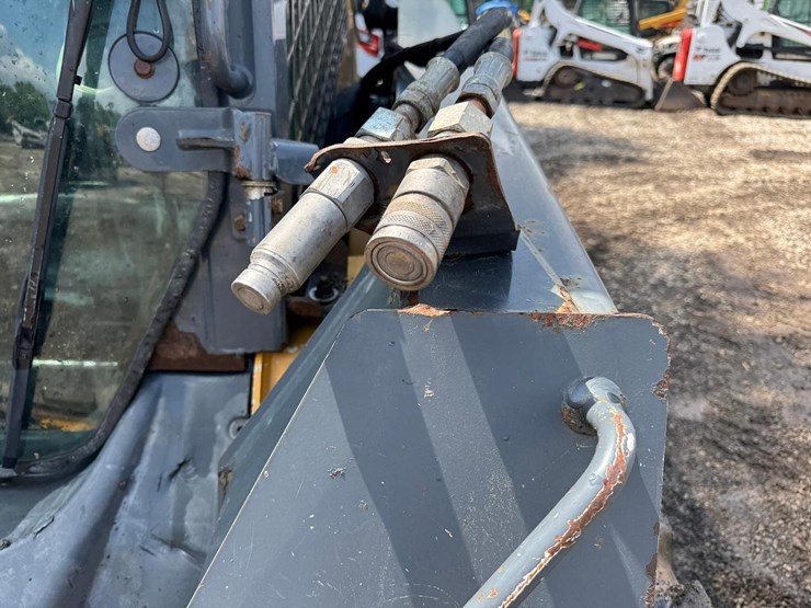 deere-332d-image-12