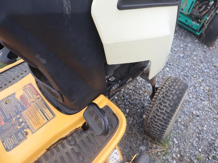 cub-cadet-lx1040-riding-mower-image-15