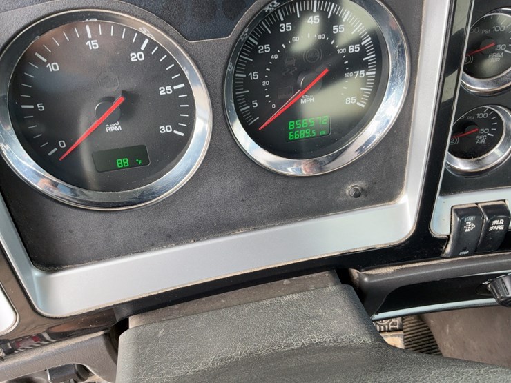 2008-kenworth-t800-image-62