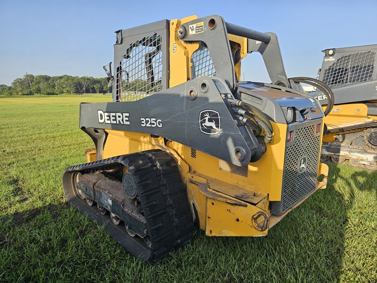 2018-deere-325g-image-3