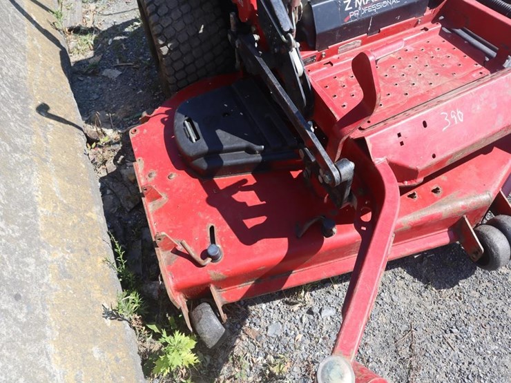 toro-z-master-pro-zero-turn-mower-image-12