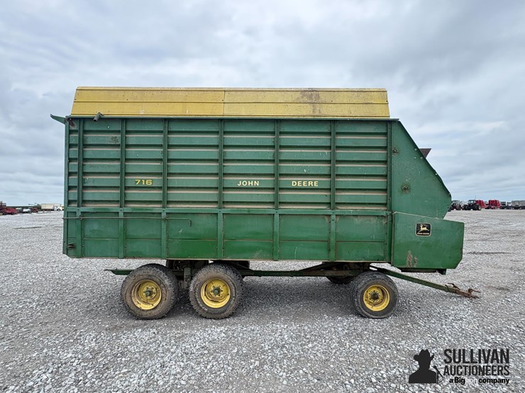 john-deere-716-image-4