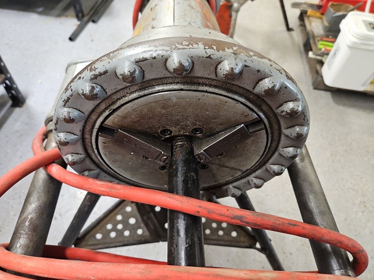 rigid-300-pipe-threader-image-3