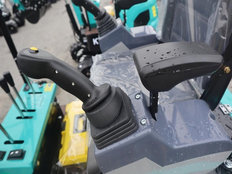 cfg-kt13r-mini-excavator-image-13