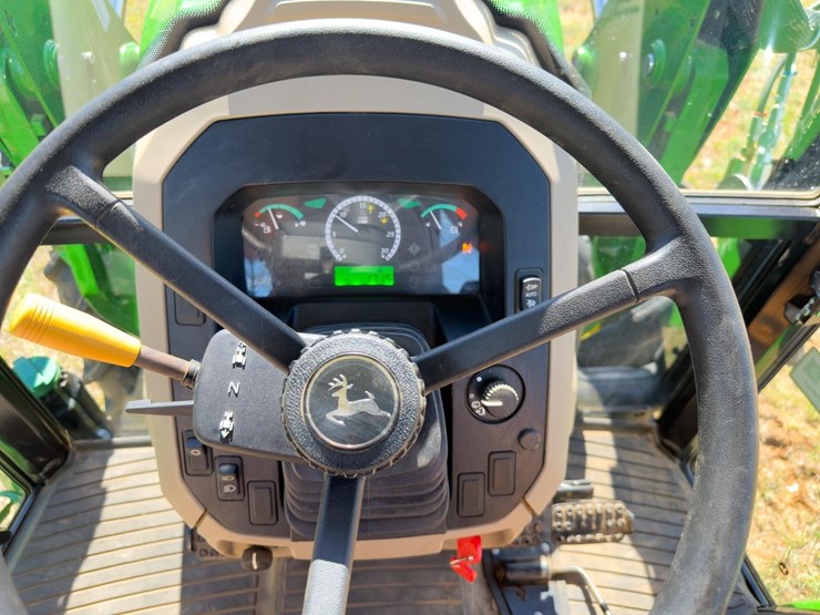 2022-john-deere-5055e-image-8
