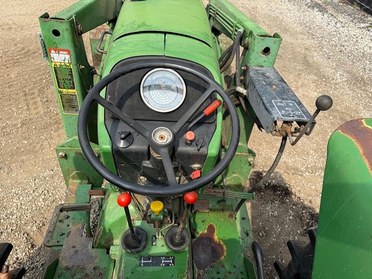 john-deere-2350-image-22