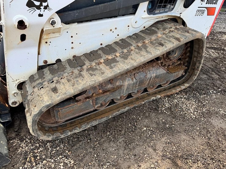 2020-bobcat-t770-image-13