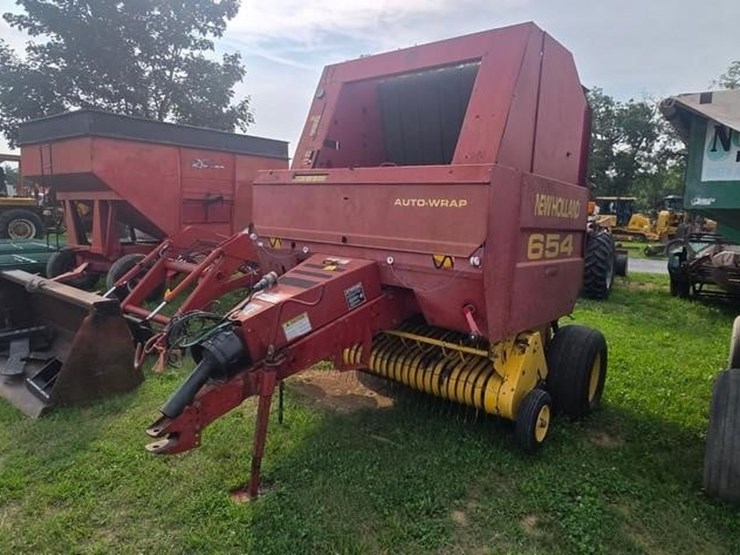 new-holland-654-image-2