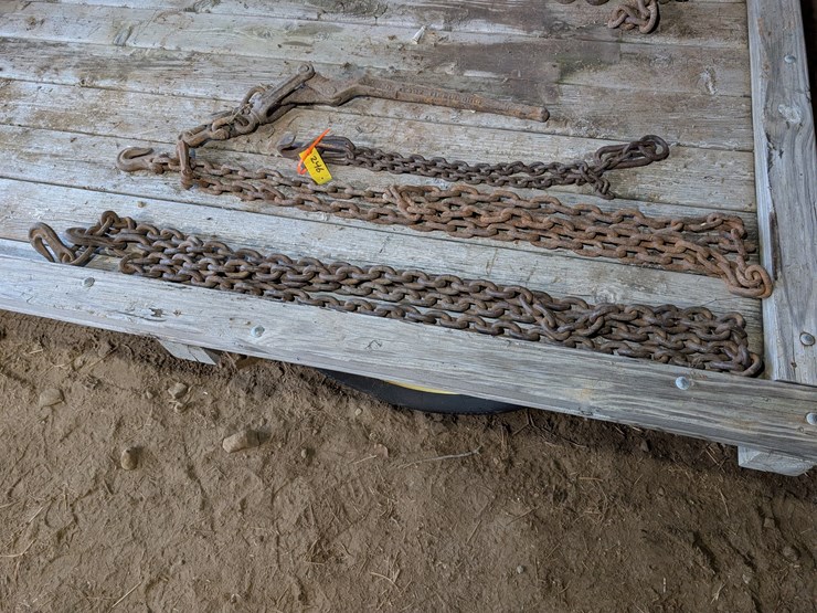 assortment-of-chains.-#246-image-1