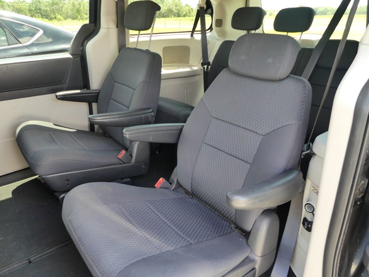 2010-dodge-grand-canyon-se-image-8