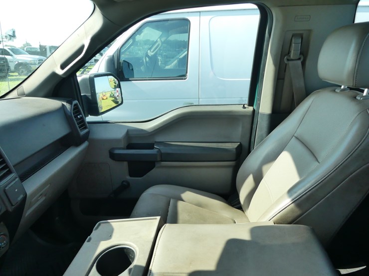 2019-ford-f150-xl-image-10