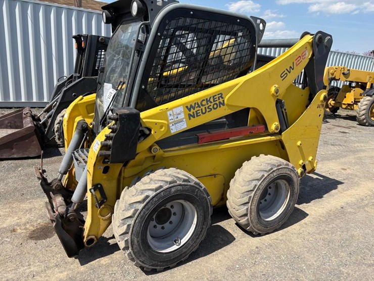 2015-wacker-neuson-sw28-image-2