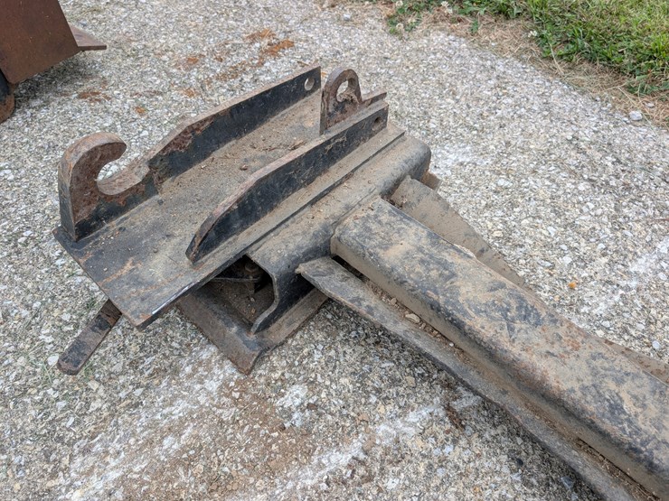 global-to-skid-steer-adaptor-image-7